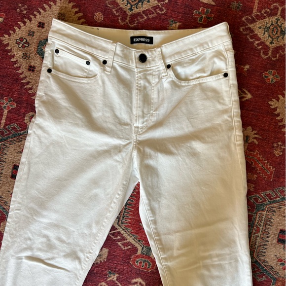 Men’s white slim Express jeans in size 30x32. Excellent condition. - Picture 2 of 6